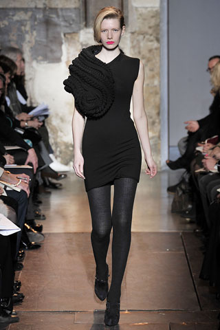 Vestido negro con pliegues Antonio Berardi